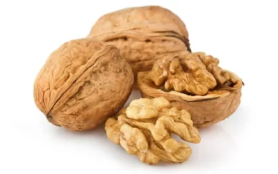 Walnuts: 7 Powerful Reasons to Eat Them
